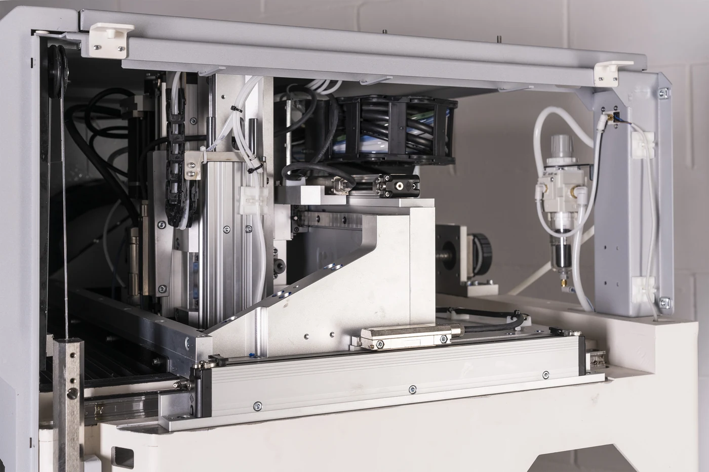 Dental Four 0.1 µm gantry.